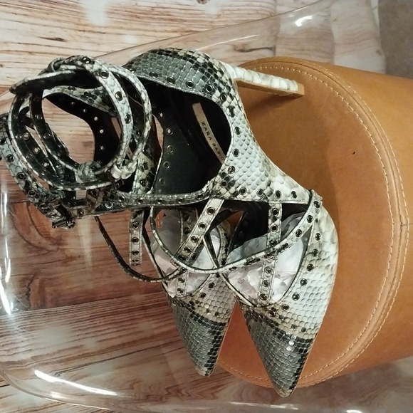 Zara Basic Collection Shoes - Picture 7 of 11